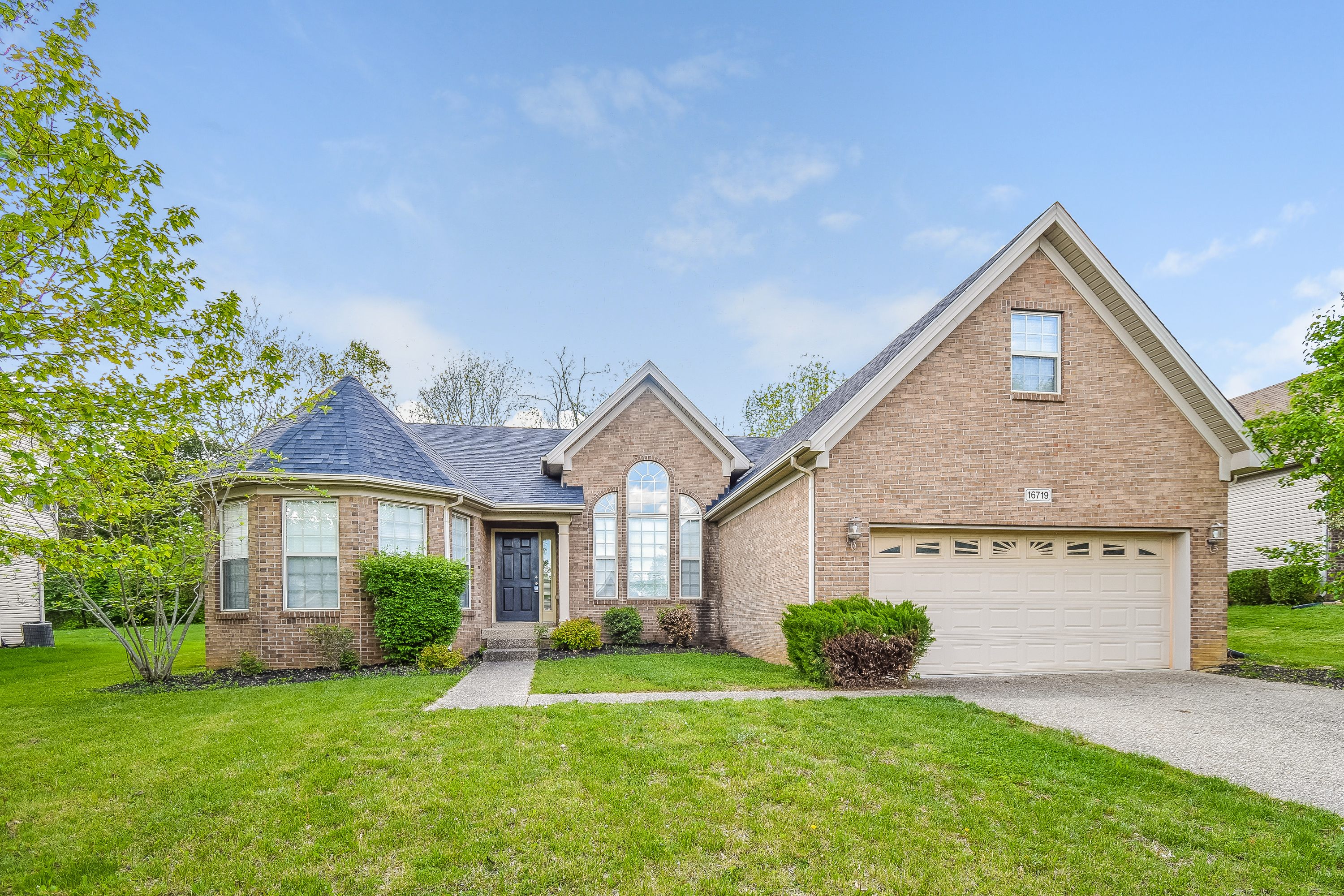 16719 Summit Vista Way Louisville, KY 40245